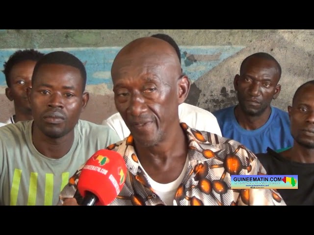 Gaoual : prestation de la troupe culturelle et artistique Tanda de Foulamory, préfecture de Gaoual