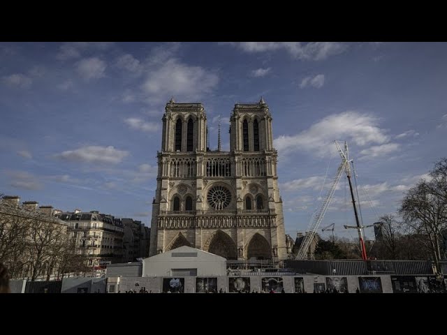 Des chaises uniques en chêne massif pour la nef de Notre-Dame de Paris