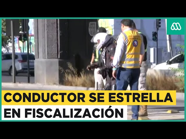 Motorista se estrella al intentar darse a la fuga en fiscalización