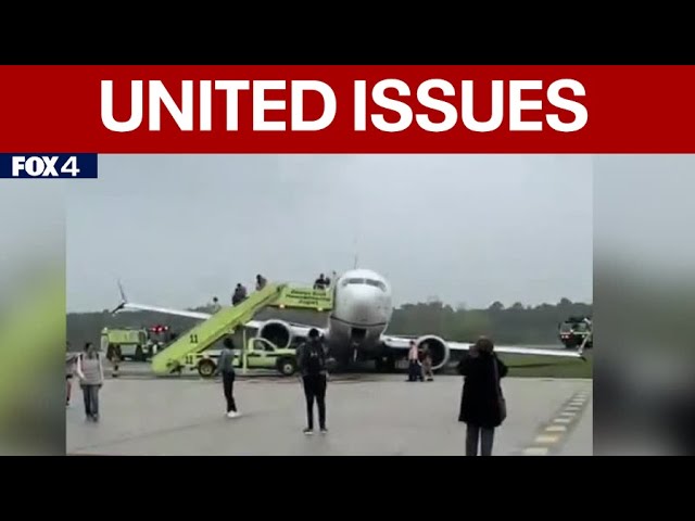 United plane goes off the runway in Houston, passengers evacuated