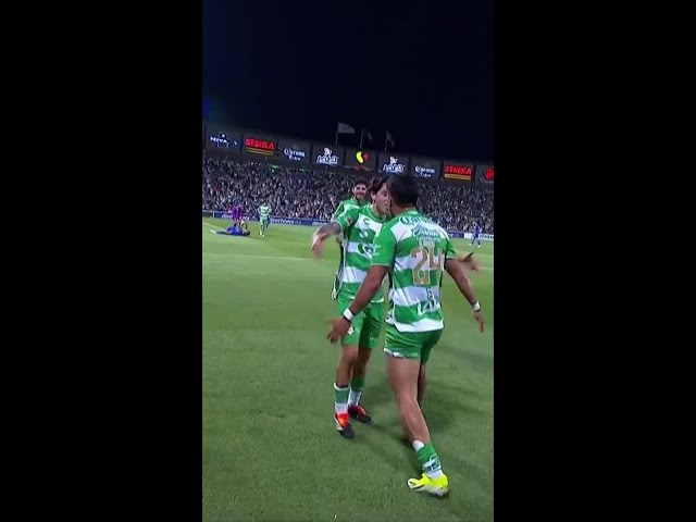 Sorprenden a la máquina  GOOL de Santos Laguna #shorts