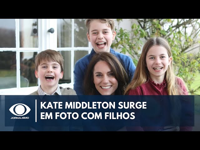 Princesa Kate Middleton aparece em foto com os filhos