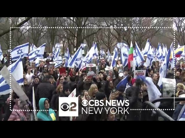 Demonstrators at Central Park rally demand hostages held by Hamas be brought home