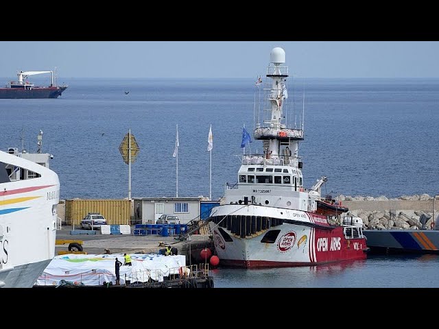 Ship bringing food aid to Gaza still waiting in Cyprus