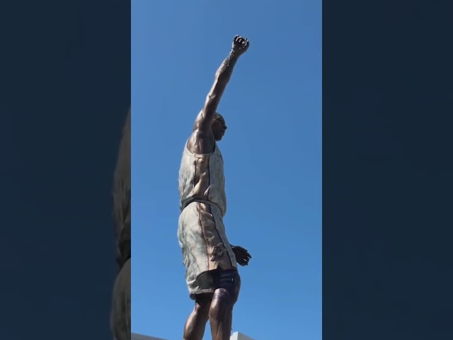 Spelling errors on Kobe Bryant statue