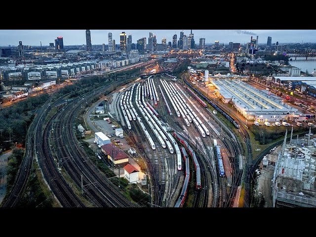 ⁣Una nueva huelga de maquinistas de tren en Alemania coincide con un paro de personal de Lufthansa