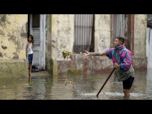 Las fuertes lluvias y tormentas causan destrozos en Argentina