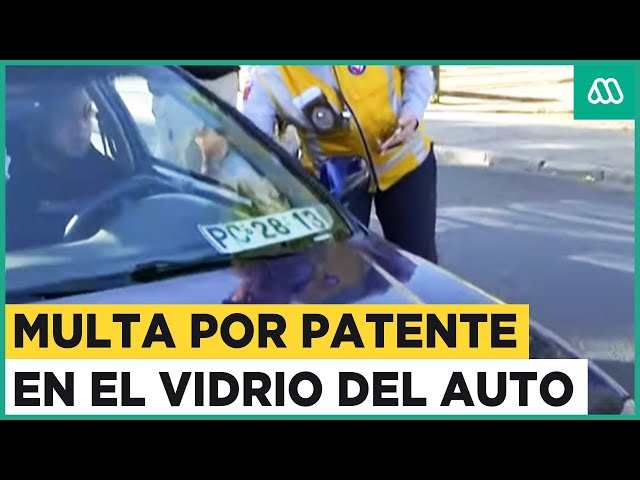 Patente en el vidrio: ¿Por qué multa a los conductores?