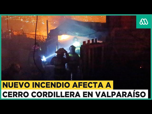 Nuevo incendio afectó a Valparaíso: Fuego arrasó con casas en cerros