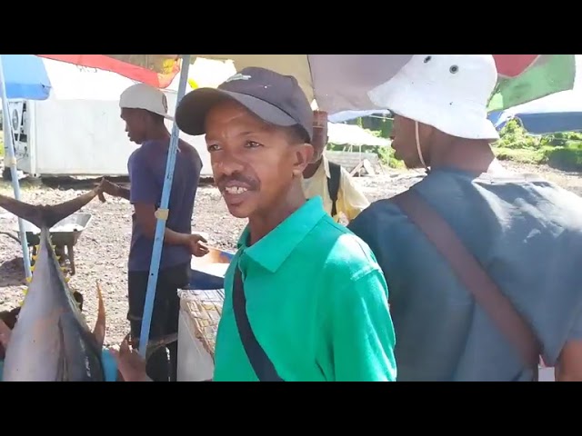 REPORTAGE au marché des poissons de KALAWENI Moroni