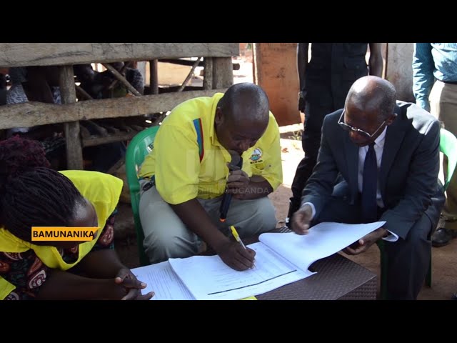 ⁣Communities in Luweero converged at NRM registration centers in Bamunanika to register as members.