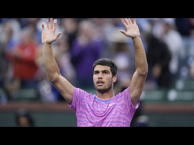 Una invasión de abejas obliga a parar el partido de Carlos Alcaraz en Indian Wells