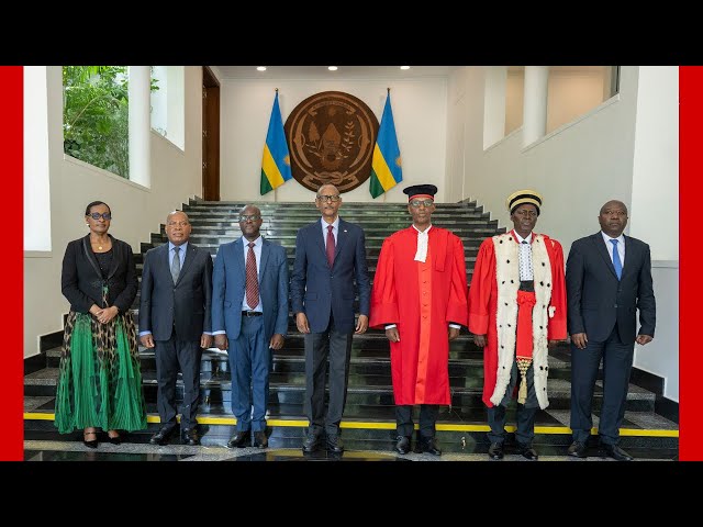 ⁣Perezida Kagame avuga ko indahiro abayobozi bakora zidakwiye kuba umugenzo gusa