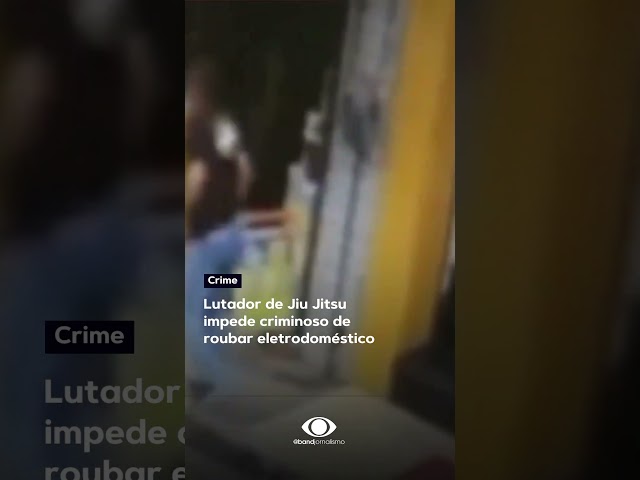 Lutador de jiu-jitsu aplica voadora em ladrão #shorts