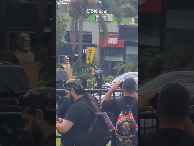 JARED LETO PASEÓ en BICICLETA por BUENOS AIRES