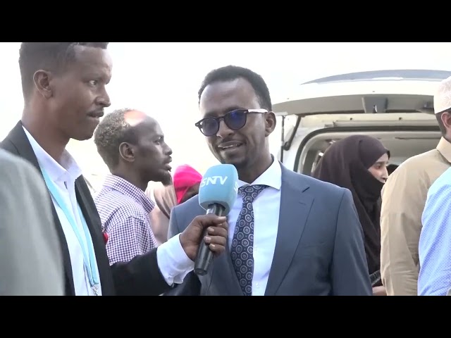 Madaxweyne Xasan oo garoonka Aadan Cadde ka sagootiyey dadkii ku dhaawacmay Hotel SYL