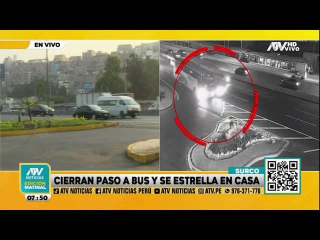 Auto cierra pase a bus con pasajeros y termina empotrado en una vivienda