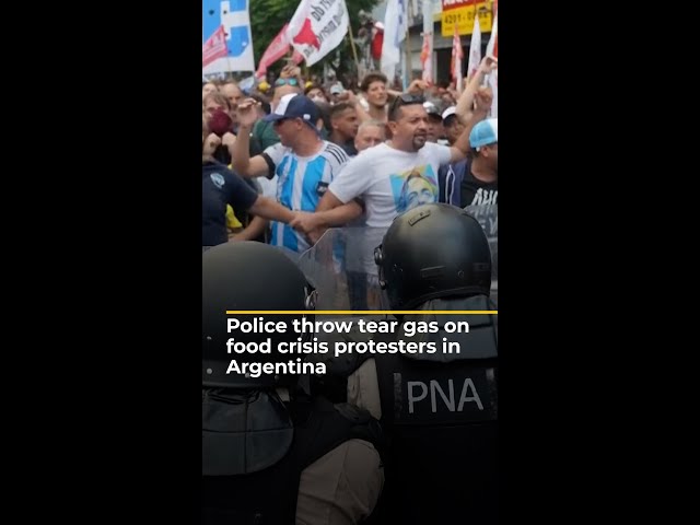 Police fire pepper spray on food crisis protesters in Argentina  | #AJshorts