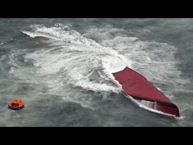 한국 선적 수송선, 일본 앞바다서 전복…7명 사망·2명 실종 / 연합뉴스TV (YonhapnewsTV)