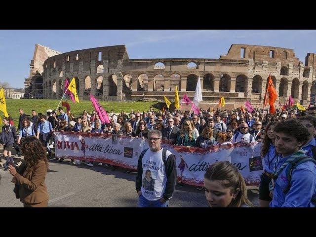 ⁣Über 1.000 unschuldige Opfer: Zehntausende protestieren in Rom gegen die Mafia