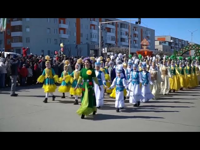⁣Празднование Наурыза в Жезказгане открылось красочным шествием