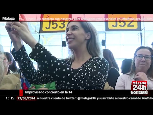 Noticia - Improvisado concierto en la T4