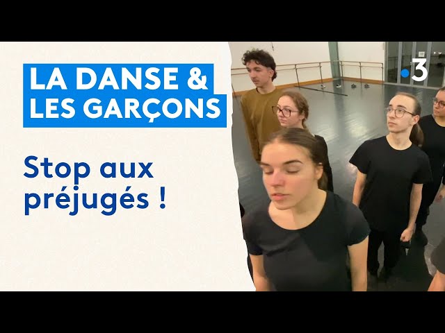 Portraits de jeunes garçons à l'école de danse de Saint-Benoit