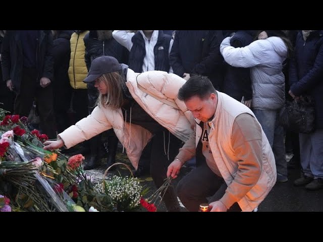 NO COMMENT: Rusia rinde homenaje a las víctimas del atentado en la sala de conciertos en Moscú