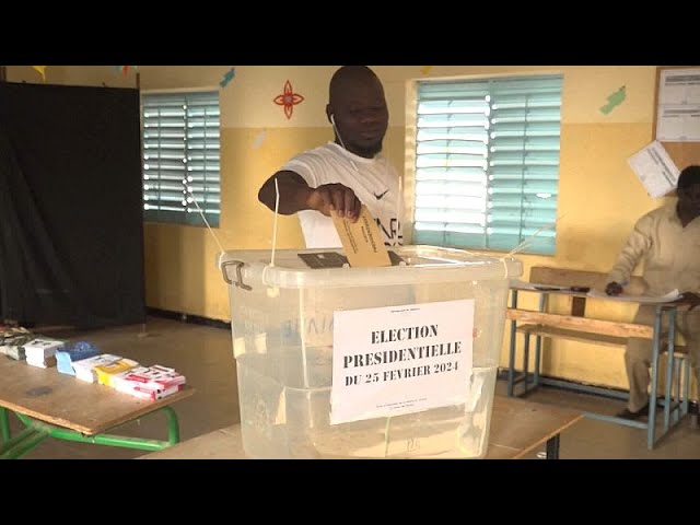 No Comment : les Sénégalais se rendent aux urnes pour la présidentielle