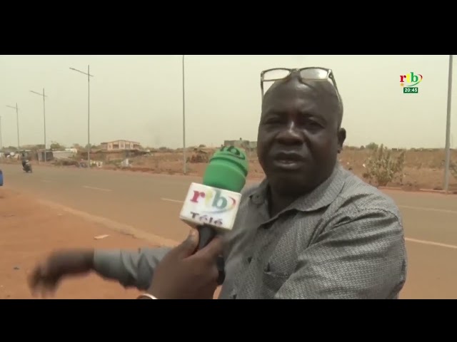 Les populations du quartier Karpala de Ouagadougou manifestent pour l'éclairage d'une voie