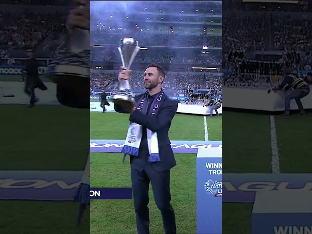  Miguel Layún presenta el trofeo de la Nations League #shorts