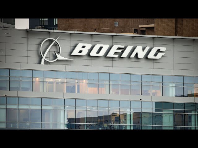 ⁣Boeing CEO Dave Calhoun stepping down amid safety issues