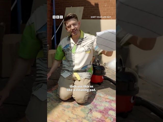 Need to give your rugs a good scrub? Use a tea towel and pan lid!  - BBC