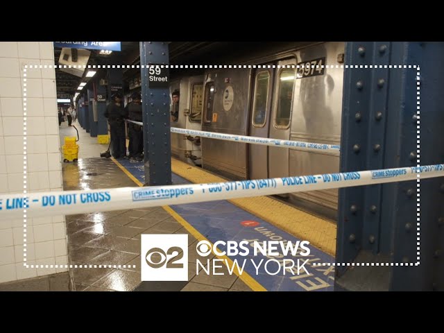 Subway rider hit with glass bottle at Columbus Circle