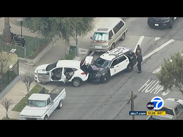 LAPD officer injured during traffic stop in South LA, suspect sought