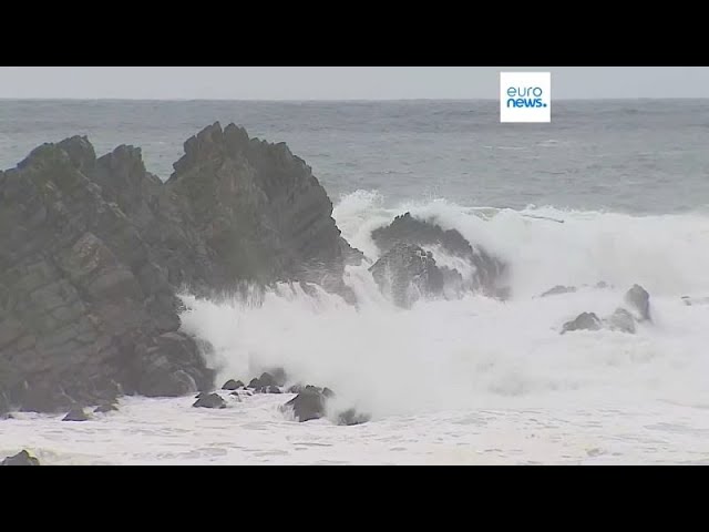 ⁣Sturmtief Nelson reißt Menschen in Spanien ins Meer: Mindestens 4 Tote