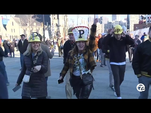 ⁣'This is fantastic': NCAA basketball fans descend on downtown Detroit for Sweet 16