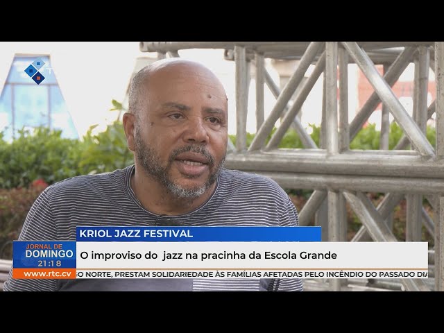 O improviso do  jazz na pracinha da Escola Grande