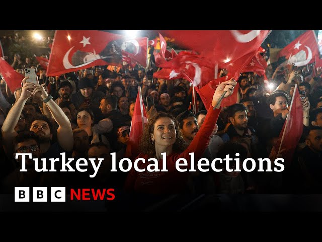 Turkish opposition party beats Erdogan in local elections | BBC News