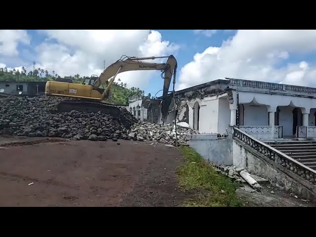 Démolition de la mosquée , pour la construction d’une nouvelle