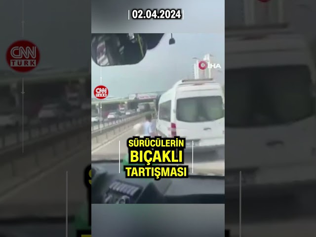 ⁣Pendik'te Yolda Dehşet! Bıçakla Saldırdı, Kadına Tekme Attı... #Shorts