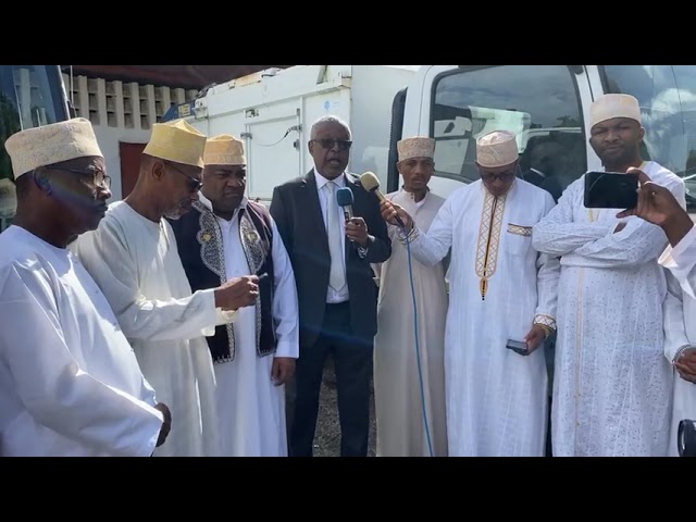 Cérémonie de remise d'une voiture de déchet à la mairie de Moroni