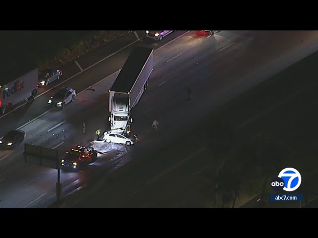 Westbound 134 Freeway closed in Glendale after deadly crash