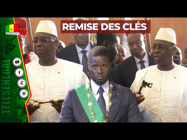 Geste symbolique: le Pr Macky Sall remet les clés du Palais à son successeur le Président Diomaye