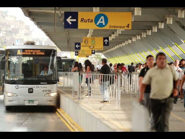 ⁣Servicio del Metropolitano se ha restablecido tras caos por buses malogrados