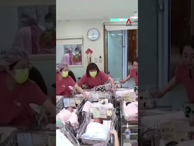 ⁣Nurses rush to protect babies during Taiwan earthquake