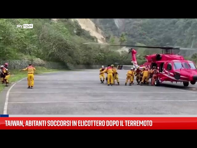 Taiwan, abitanti soccorsi in elicottero dopo il terremoto