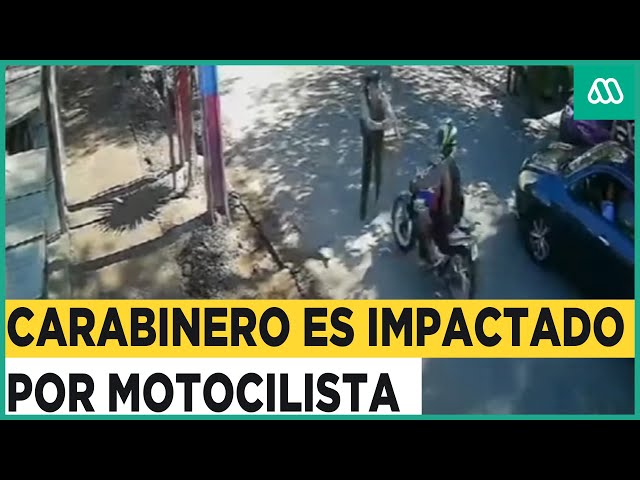 Impactante momento: Carabinero fue atropellado por motociclista que intentó evadir el control