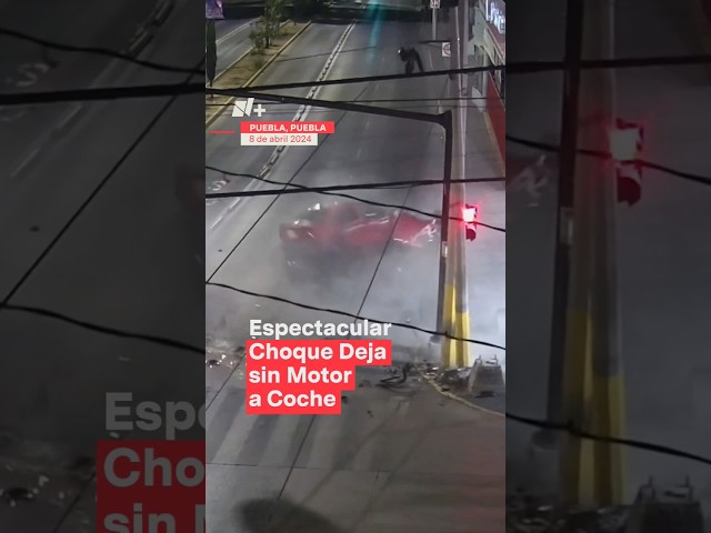 Espectacular choque deja sin motor a coche - N+ #Shorts