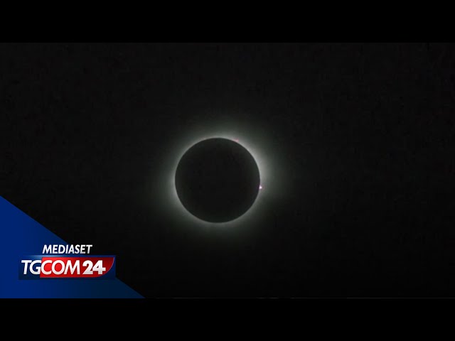 ⁣Eclissi totale di Sole, il Nord America si ferma